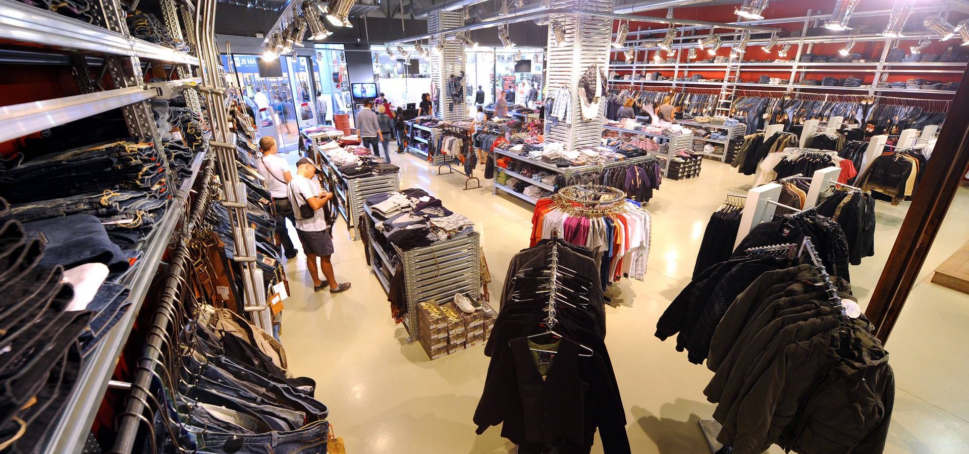 Magasin lacoste 2025 troyes