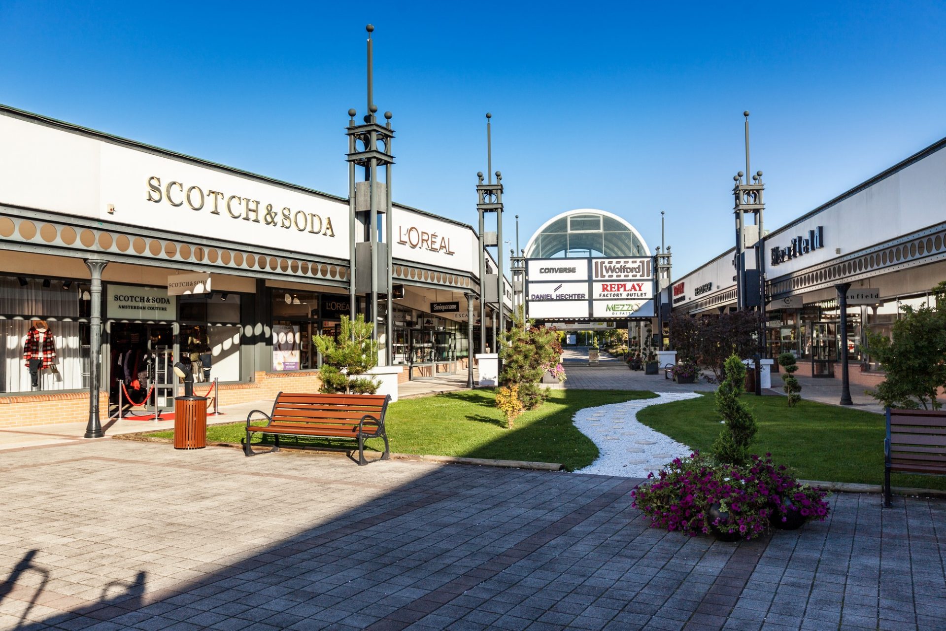 magasin lacoste troyes