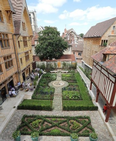 Troyes entre cours et jardins