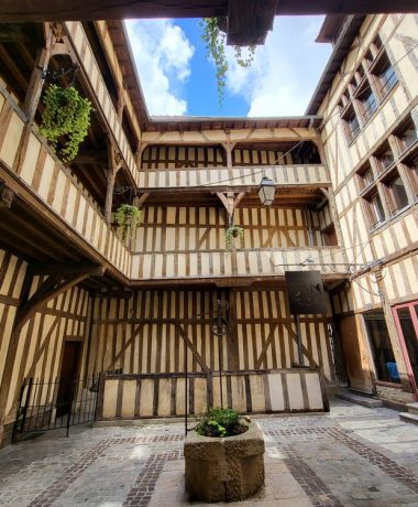 Troyes au temps des comtes de Champagne