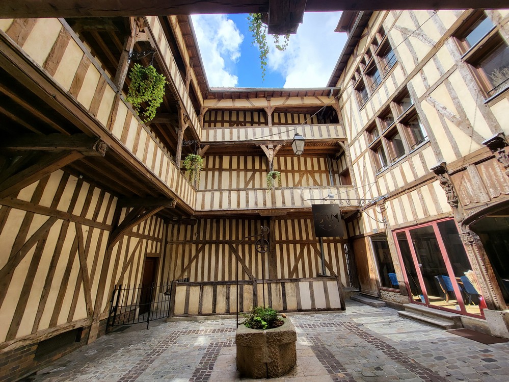 Troyes au temps des comtes de Champagne