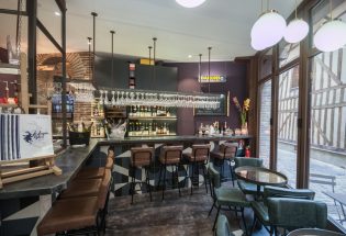 @ Le Lapin Bleu
