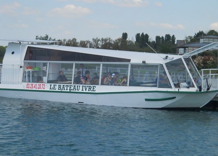 Le Bateau Ivre – Déjeuner croisière & Promenade commentée