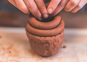 Artistes en herbe : Amphore au colombin