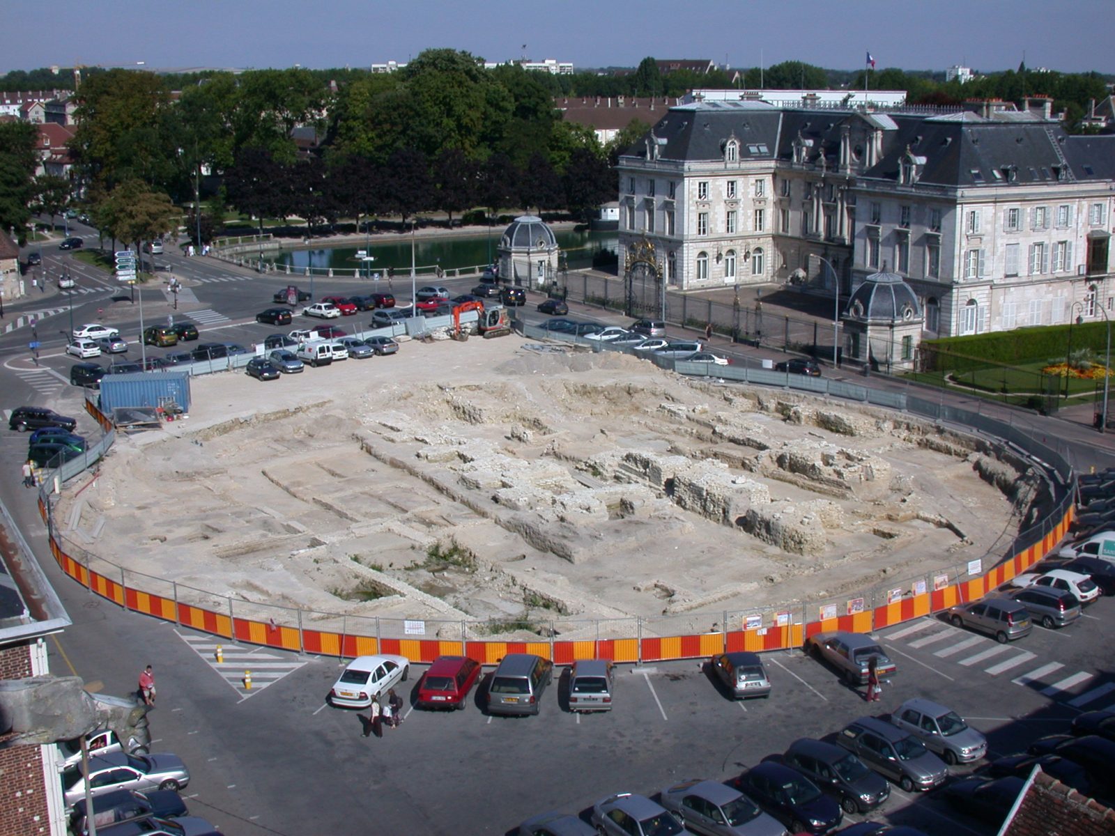 Conférence « Troyes – 2 000 ans d’histoire sous la Place de la Libération. Résultats des fouilles archéologiques »